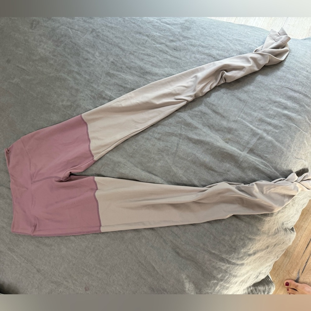 Alo goddess leggings S-M pink - Picture 4 of 4
